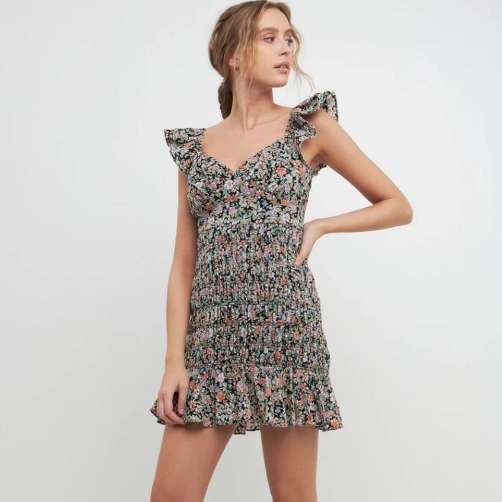 Free The Roses NWT Ditsy Floral Smocked Mini Dress Black Sweetheart Small
